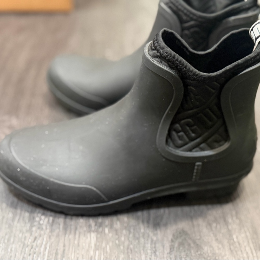 UGG Black Short Rain Boots with Pull Tabs - Picture 2 of 4